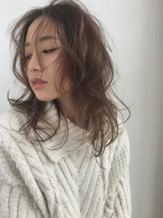 ロング カラー パーマ ヘアアレンジ FRAME所属・FRAME/髪を育 てる/大人デザインのヘアスタイル