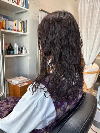 セミロング パーマ 永田 愛莉のヘアスタイル