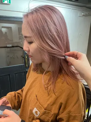 セミロング 東のりか/ハイトーン ブリーチカラー/ボブのヘアスタイル