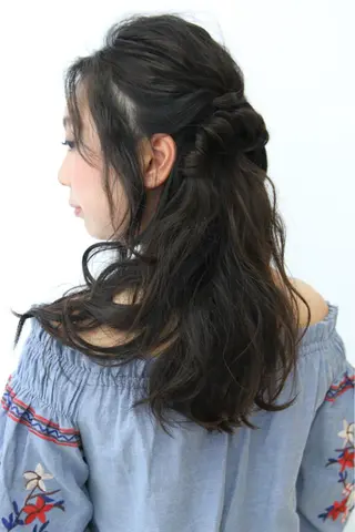 ミディアム ヘアアレンジ 駅チカ【ali'i】 アリイ花崎友美☘のヘアスタイル