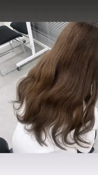 カラー ユイ☆ハイトーン ☆ブリーチデザインのヘアスタイル