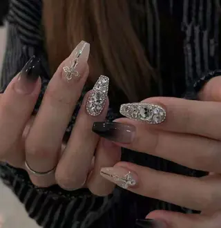 ネイル Oomiya 服部のネイルデザイン