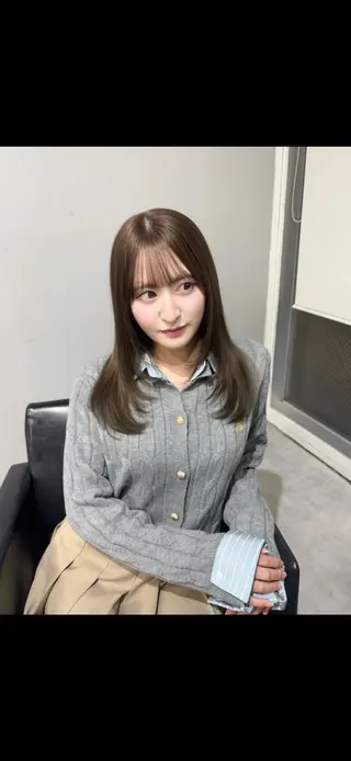 ロング 🩶ブリーチ/ レイヤー🩶フミカのヘアスタイル