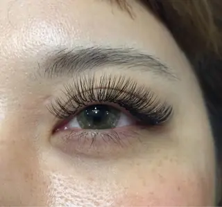 マツエク・マツパ MAK’s 草加店スタッフのネイルデザイン