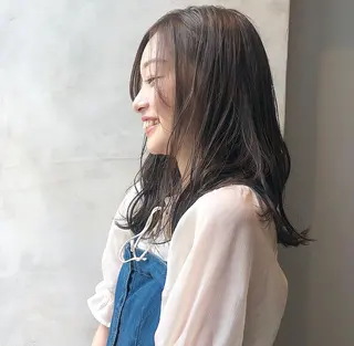 セミロング カラー 圧倒的透明感カラー nana🦕のヘアスタイル