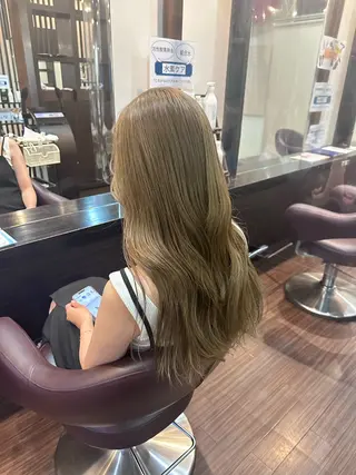 ロング カラー 出路 亜理紗のヘアスタイル