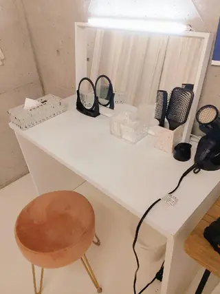 整体エステ　NEW ME所属・深層リンパオイル/小 顔とドライヘッドスパのエステ・リラクイメージ