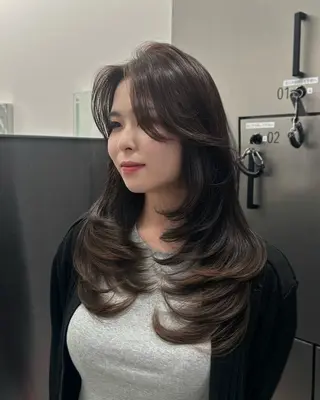 ロング 大人レイヤー/艶美髪 🇺🇸TOMONAのヘアスタイル