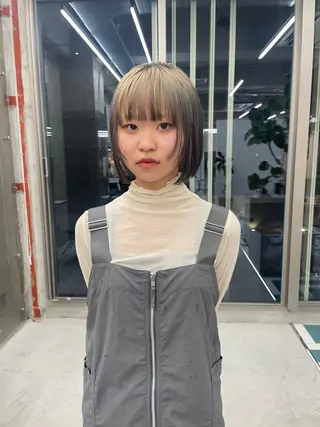 ショート ボブ/ハイトーン YUIのヘアスタイル