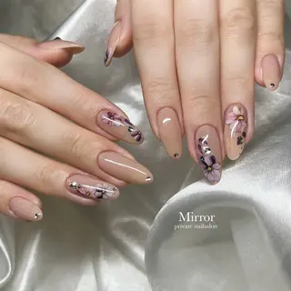 ネイル nailsalon Mirrorのネイルデザイン