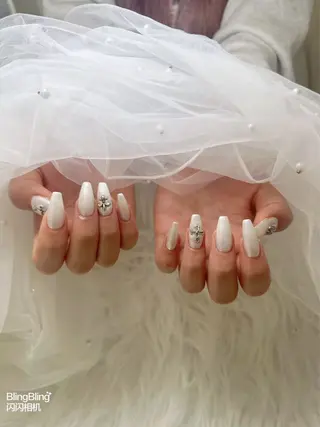 ネイル 🌈 Laule'aのネイルデザイン