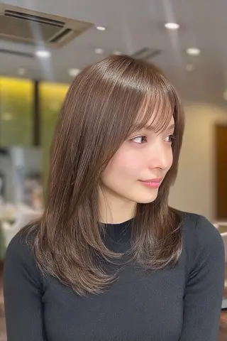 セミロング カラー 細川 明子のヘアスタイル