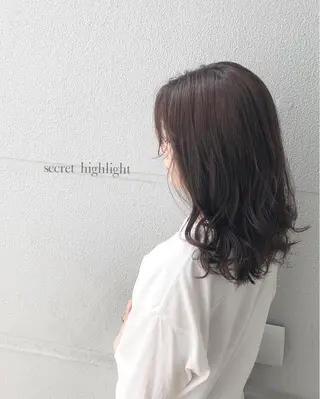 セミロング 岸川 恭子のヘアスタイル