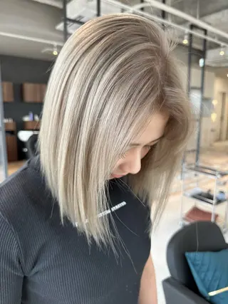 ショート カラー 井上 一平のヘアスタイル