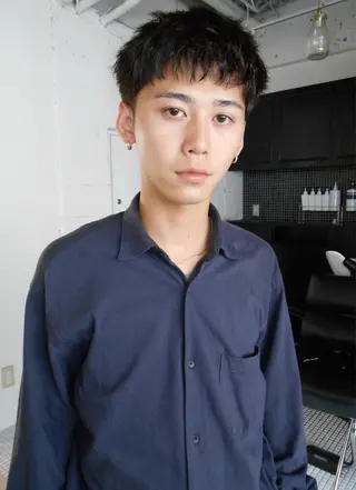 ショート パーマ メンズ グランジヘア 無造作ヘアHYUGAのヘアスタイル