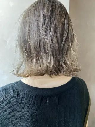 ミディアム カラー ツキノキ ミナのヘアスタイル