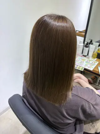 カラー anB アオイのヘアスタイル