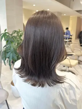 セミロング カラー 韓国風/小顔レイヤー /艶カラーのヘアスタイル