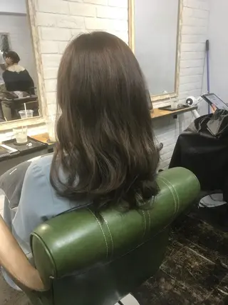 セミロング カラー 髪質改善ayame 横山諒のヘアスタイル