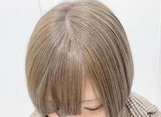 ショート カラー 透明感♡︎♡︎ 佐々木早苗のヘアスタイル