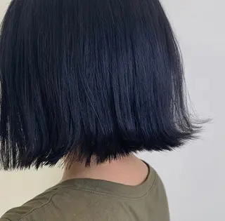 ショート カラー 小森 衣純のヘアスタイル