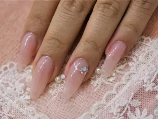 ネイル Olivia アイラッシュのマツエク・マツパデザイン