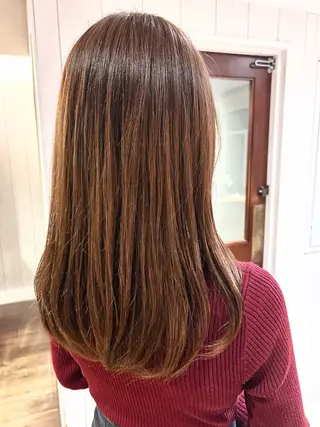 セミロング カラー PIS／ NAHOのヘアスタイル