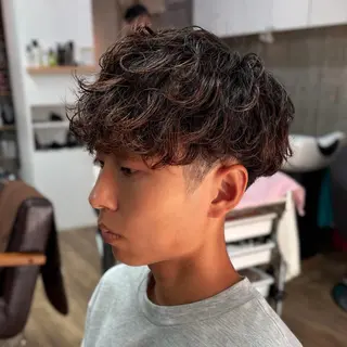 ミディアム パーマ メンズ homme, famille raugh【オム・ファミーユ・ラグ】所属・【メンズ特化】パーマ /マッシュ/たいちのヘアスタイル