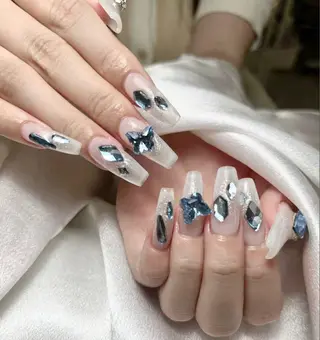 ネイル アヤメネイル 最新チップスカルプのネイルデザイン