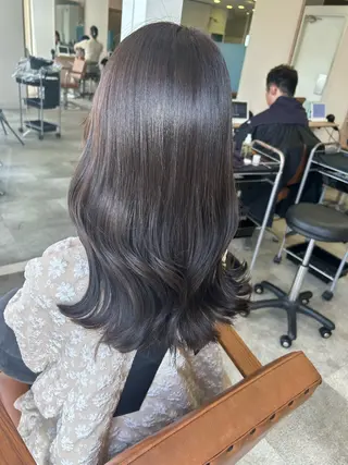 セミロング レイヤーカット /チナツのヘアスタイル