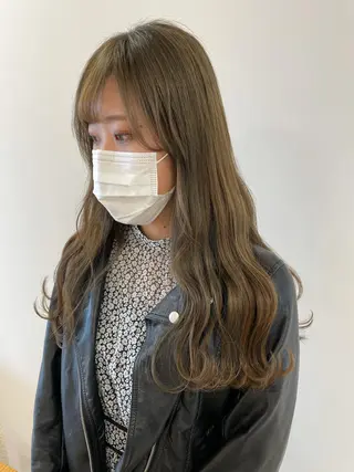 ロング カラー 顔まわりカット✄ ベージュカラー🧸のヘアスタイル