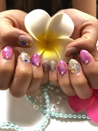 ミディアム ネイル Uchida meのネイルデザイン