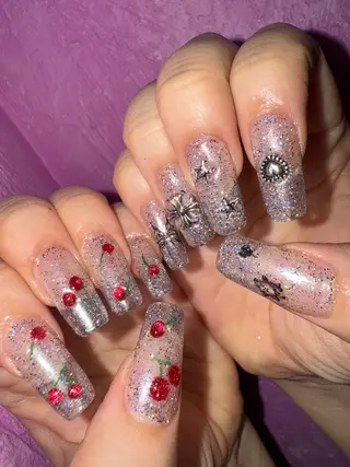 ネイル キラキラ オメメのネイルデザイン