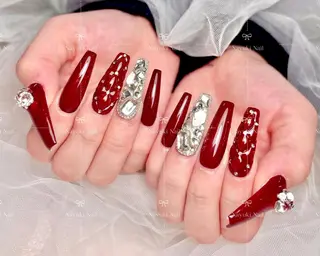 ネイル 🦋 Queenieのネイルデザイン