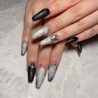 ロング 知花 梨花のネイルデザイン