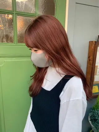 セミロング ヤスザトアヤノ ／レイヤー／オリーブのヘアスタイル