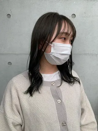 ミディアム カラー カネコ ユカリのヘアスタイル