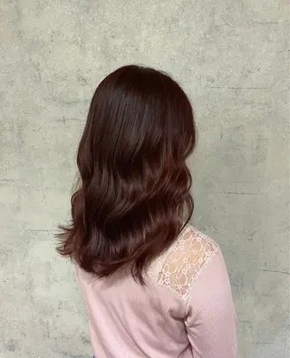 ミディアム カラー 唐澤 千尋のヘアスタイル