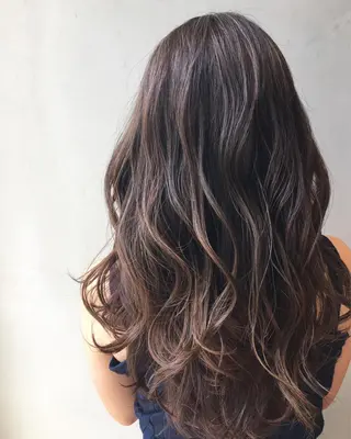 ミディアム ol iのヘアスタイル