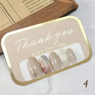 ミディアム   BENNIEのネイルデザイン