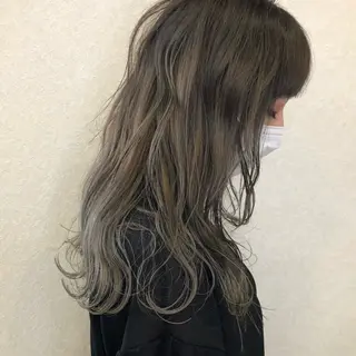 ロング カラー 田邊 汐音のヘアスタイル