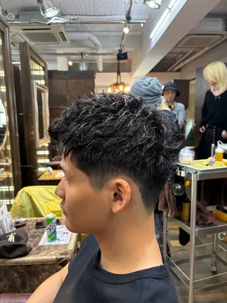 ミディアム QUATTRO HOMME 【クワトロ オム】所属・kouhei メンズ特化/梅田のヘアスタイル