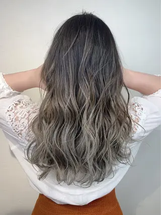 ロング _WHITE上本町 上本町店のヘアスタイル