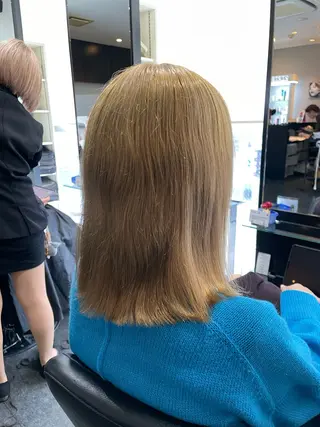 セミロング カラー 久保田 和正のヘアスタイル