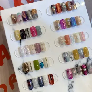 ネイル amuse 手書きニュアンスのネイルデザイン