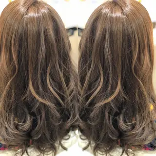 セミロング 縮毛矯正/髪質改善 継続する美髪のヘアスタイル
