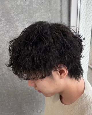 パーマ メンズ フェザーの鬼 🇰🇷yutoのヘアスタイル