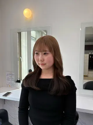 カラー ベージュ／ブラウン/ ナチュラルレイヤーのヘアスタイル