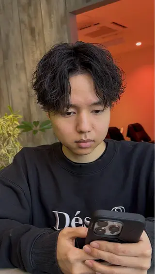 ショート パーマ メンズ 縦落ちパーマ 西條真治のヘアスタイル