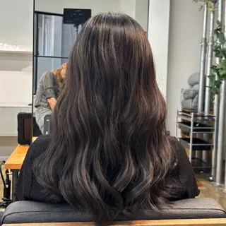 ロング カラー BELO OSAKA マオのヘアスタイル